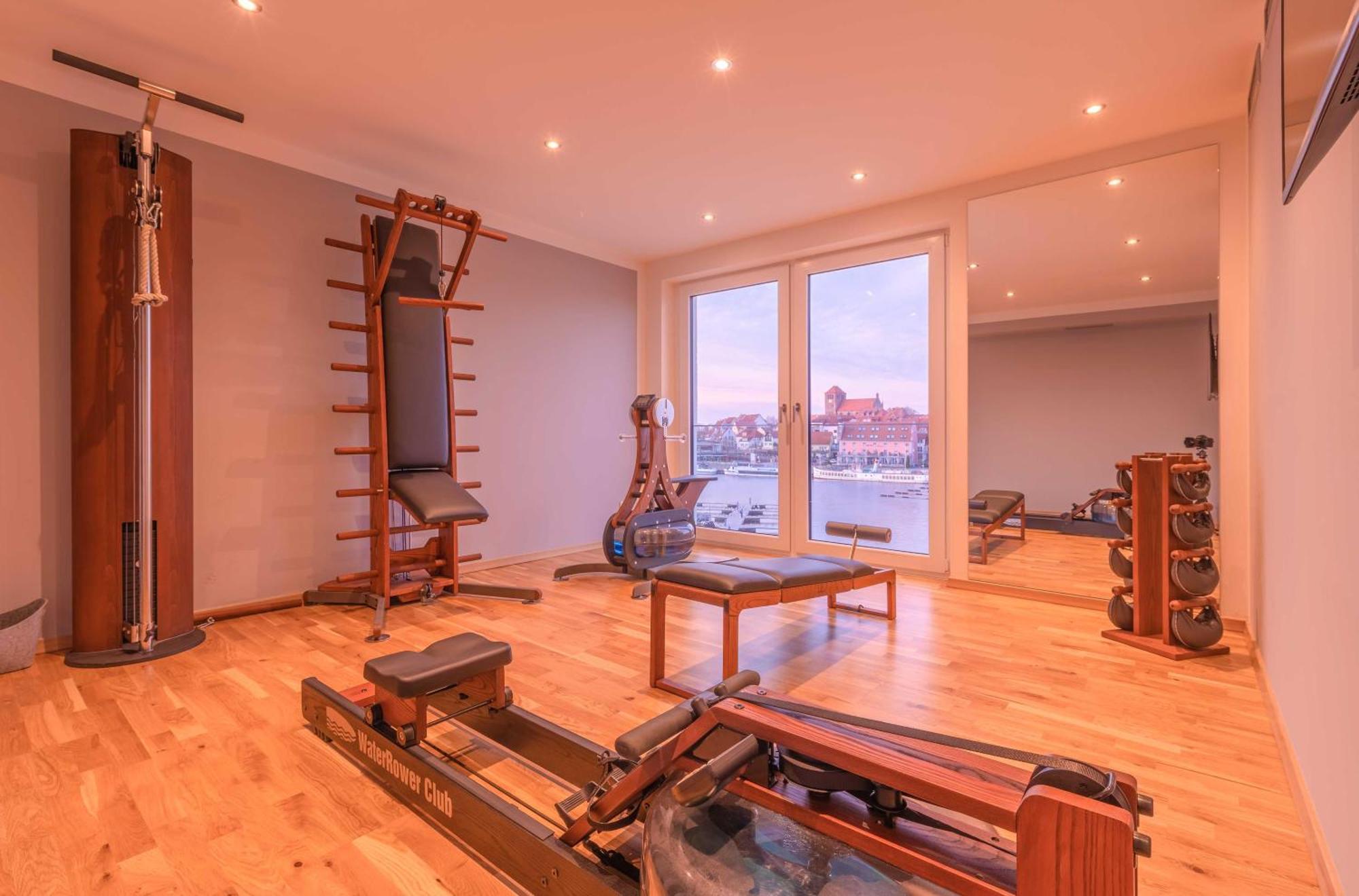 Mueritz Utkiek - Apartment Mit Seeblick & Balkon In Der Hafenresidenz Варен Экстерьер фото