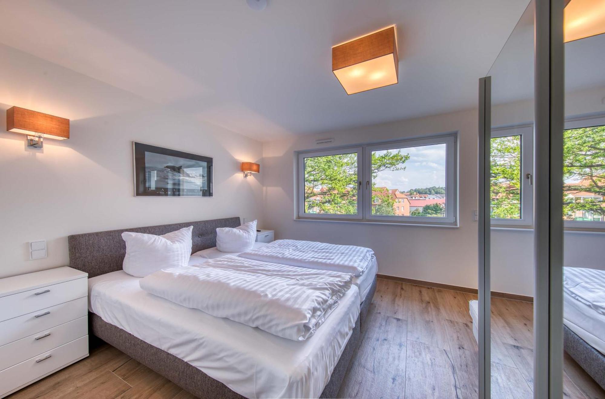 Mueritz Utkiek - Apartment Mit Seeblick & Balkon In Der Hafenresidenz Варен Экстерьер фото